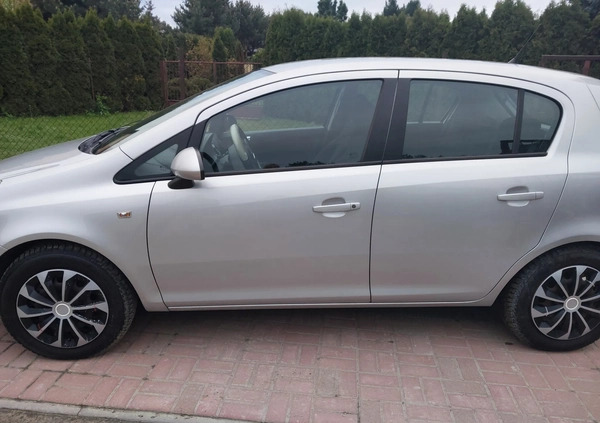 Opel Corsa cena 22000 przebieg: 149000, rok produkcji 2013 z Staszów małe 326